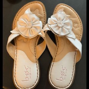 NEw leather white flower sandals